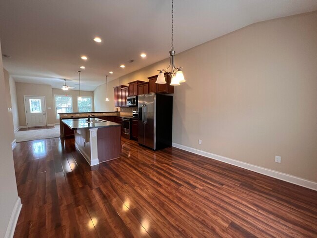 Building Photo - 1014 Sugarbush Trail