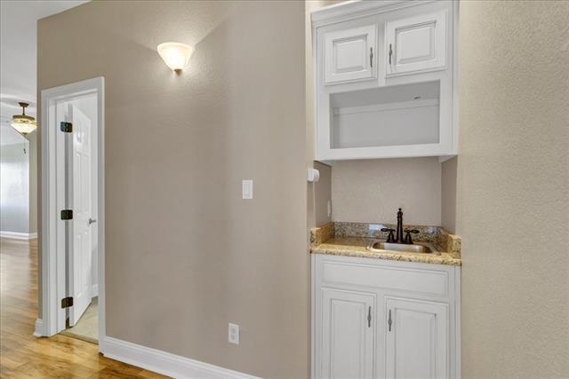 Building Photo - 3300 Fountain Way