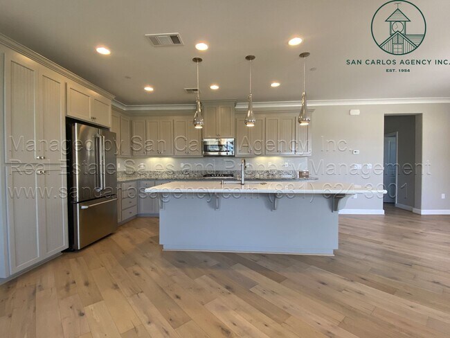 Building Photo - Three Bed Home in New Marina Development