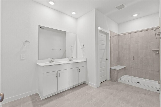 Building Photo - 535 Avisa Dr