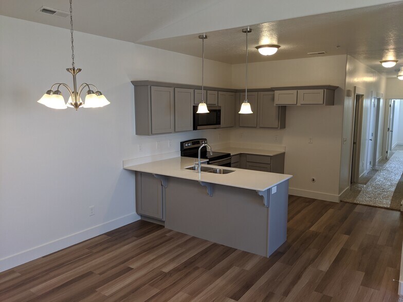 Building Photo - 368 W Serenity Ct