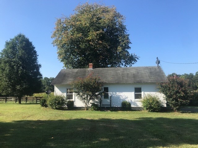 Building Photo - 83 Whitlock Rd