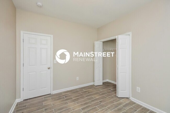 Building Photo - 4 Bedroom Pet-Friendly Home in COVINGTON, ...