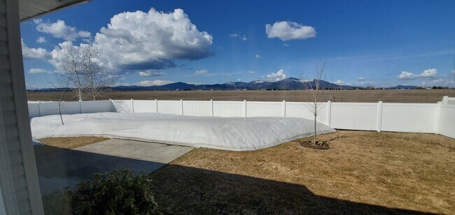 Building Photo - Beautiful 3 Bedroom Home in Fieldstone Nei...