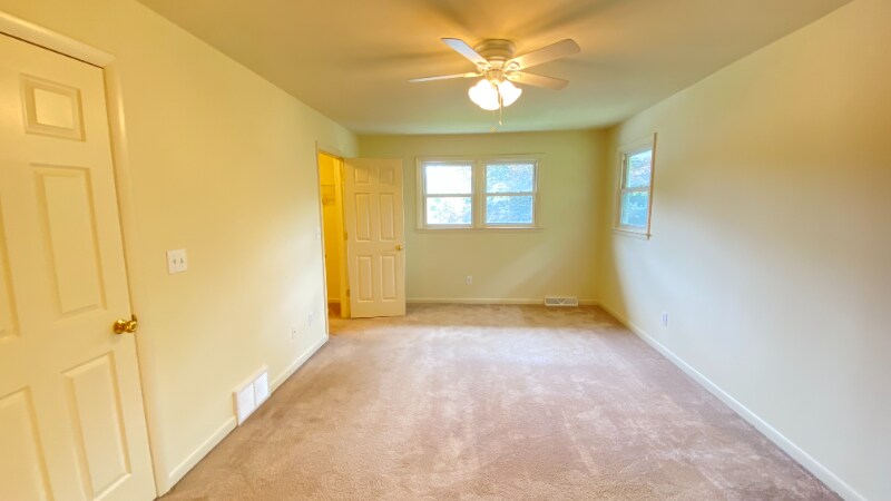 Building Photo - 604 Via Ponderosa