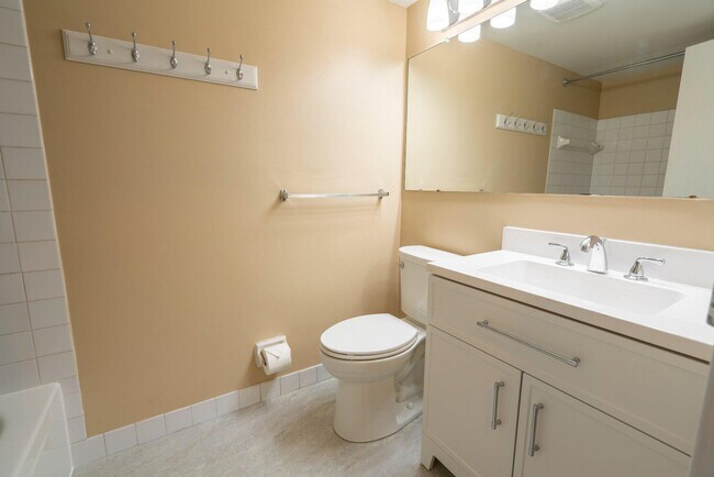 Building Photo - 501 N Bethlehem Pike