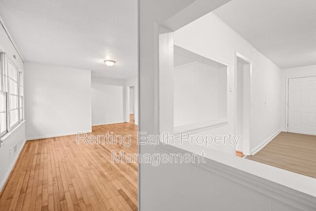 Building Photo - 221 Lawson Rd