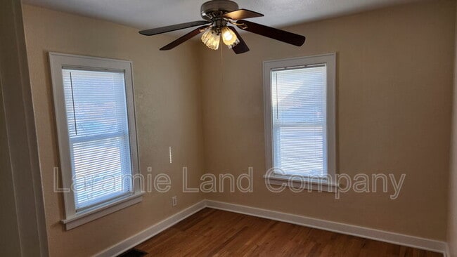 Building Photo - 658 N 10th St