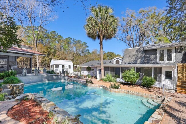 Building Photo - 2830 SE 31st St