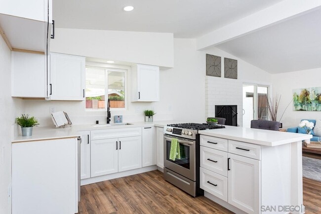 Building Photo - 534 Jeffree St