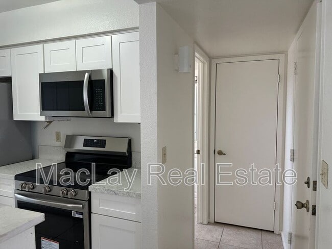 Building Photo - 1577 W Curry Dr