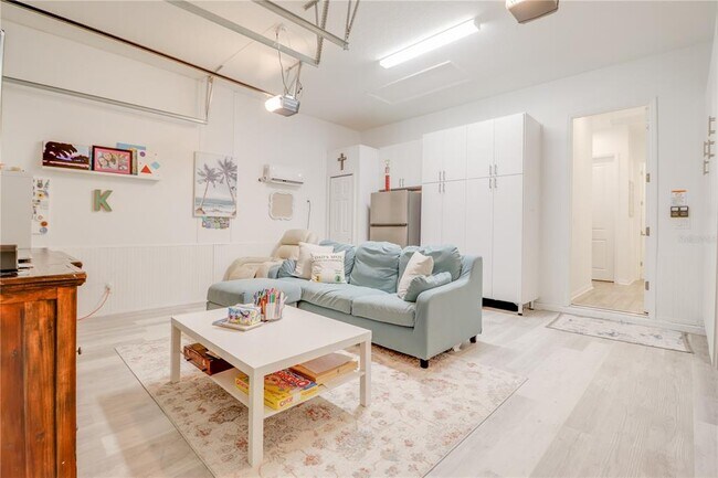 Building Photo - 10520 Petrillo Wy