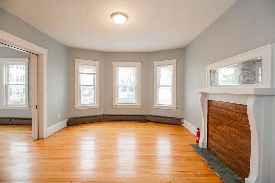 Building Photo - 77 Cohasset St