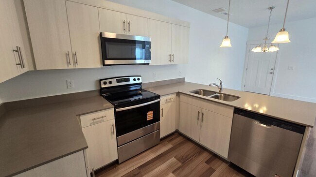 Building Photo - 6512 Skyline Lp Ln