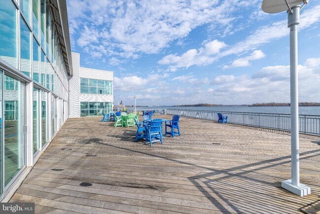 Building Photo - 901 N Penn St