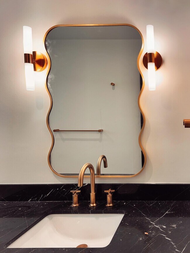 Building Photo - 9287 Sunrise Dr