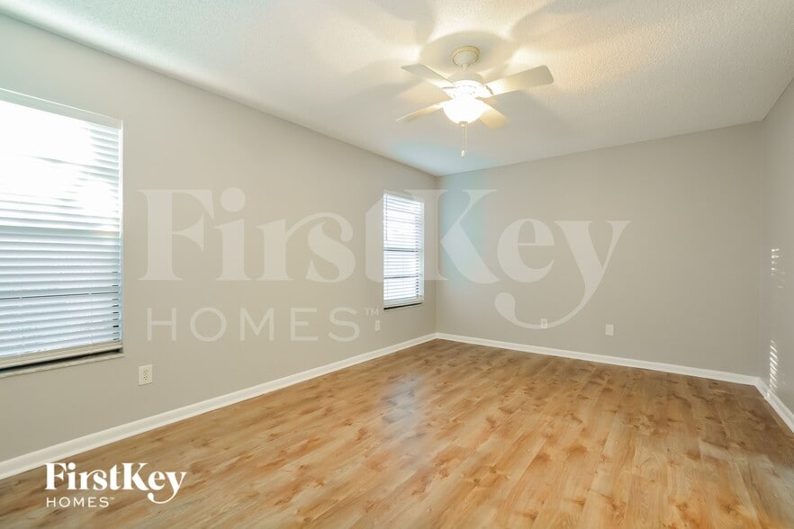 Building Photo - 2526 Needle Palm Dr