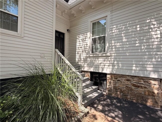 Building Photo - 412 Bellevue Ave