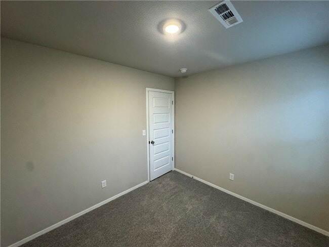 Building Photo - 6505 NW Vandergriff St