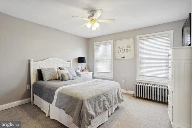 Building Photo - 214 Ripka St