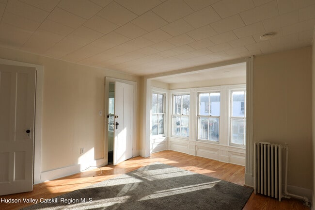 Building Photo - 180 Broadway