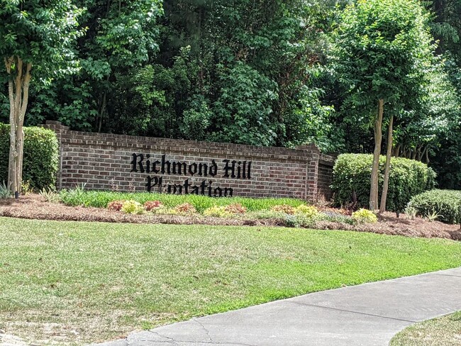 Building Photo - Available August 15th!!! $2200 a month!!!