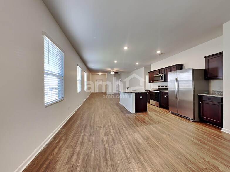 Building Photo - 218 Orion Way