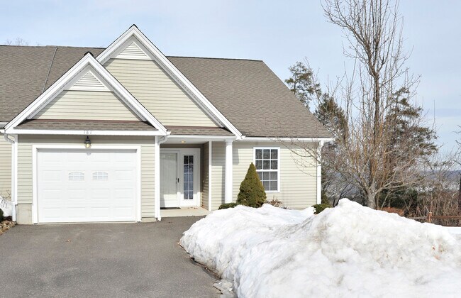 Building Photo - 185 Julia Ct