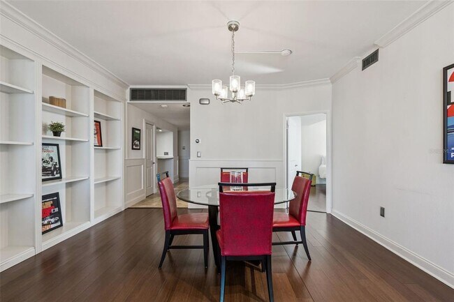 Building Photo - 1 Beach Dr SE