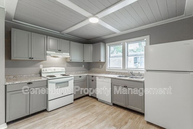 Building Photo - 177 Vero Beach St