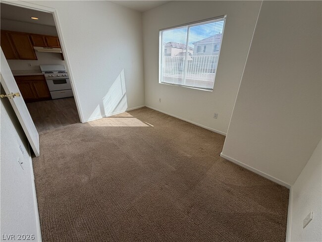 Building Photo - 5211 Paradise Skies Ave