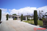 Building Photo - Charming Home Off Ming and Stine!