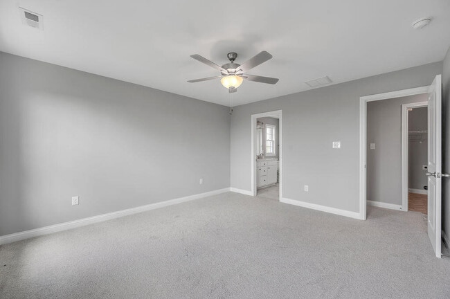 Building Photo - 125 Squires Way
