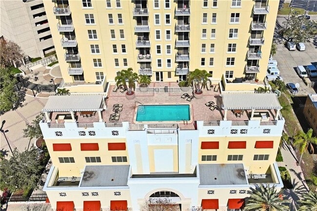 Building Photo - 628 Cleveland St