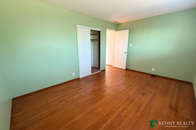 Building Photo - Bright and Spacious 3BD/3BA Home with Bonu...