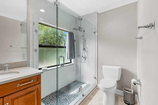 Building Photo - 11397 Pond View Dr