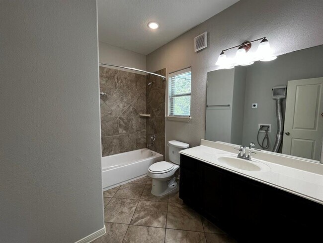 Building Photo - 7913 Dyer St