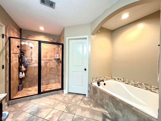 Building Photo - 61 Boulder Dr