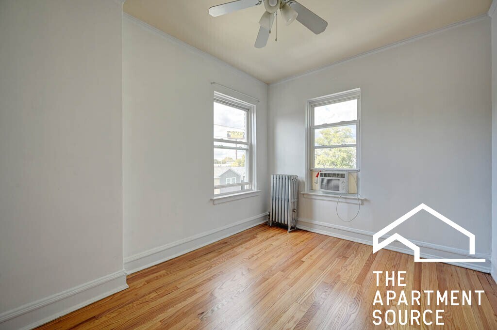 Building Photo - 2942 N Albany Ave