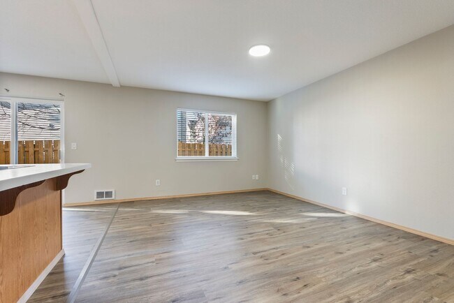 Building Photo - 4 Bed | 2.5 Bath Home with Garage, Yard & Modern Updates – SE Portland