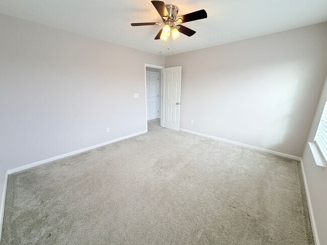 Building Photo - 1618 Woodside Cir