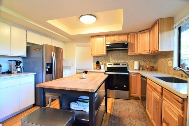 Building Photo - Beautiful 4bd/ 2.5 ba House