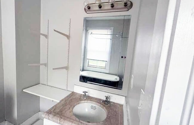 Building Photo - 2215-2217-2219 Ohio Avenue