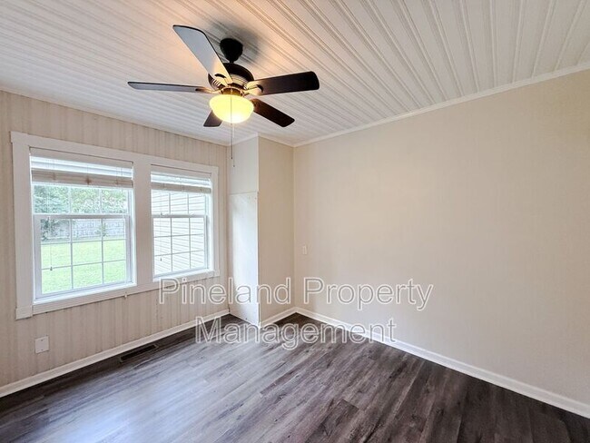 Building Photo - 5300 Walnut Dr