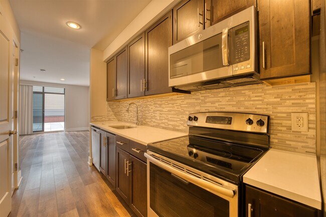 Primary Photo - 1040 John F. Kennedy Blvd