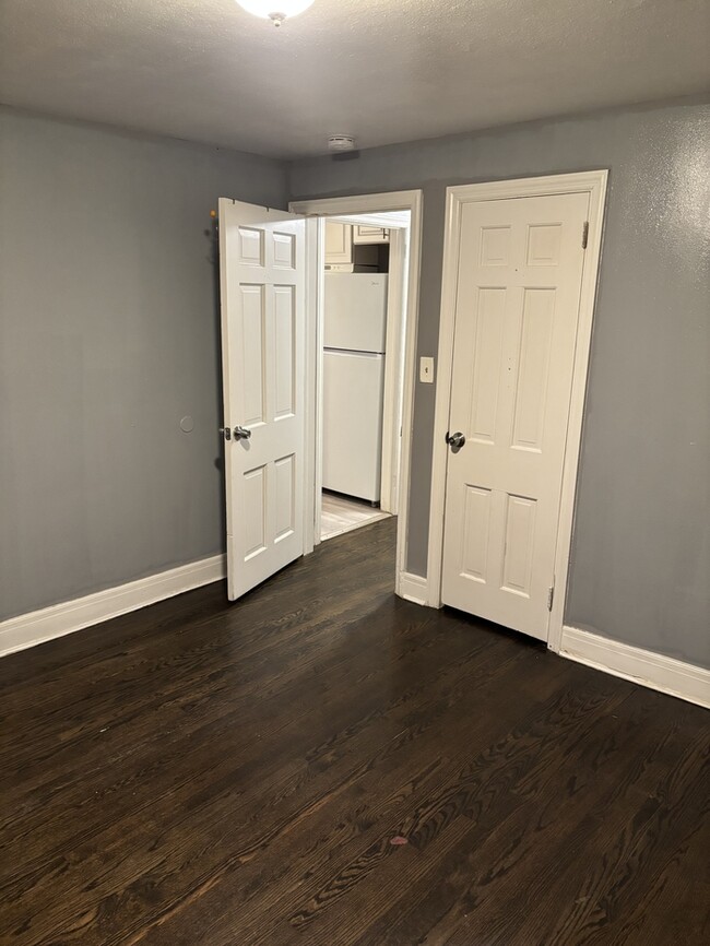 Building Photo - 72 Park St