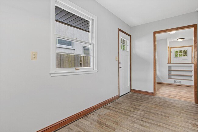 Building Photo - 3639 Benjamin St NE