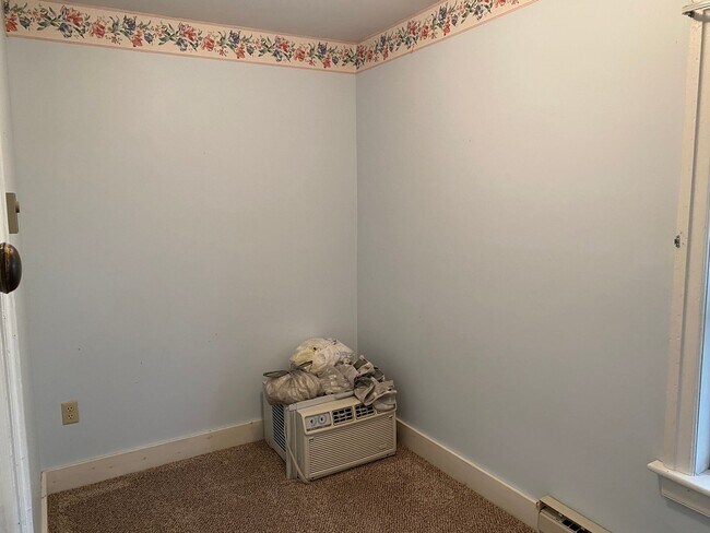 Building Photo - Coming soon! 4 Bedroom Farmhouse for Rent in Shippensburg