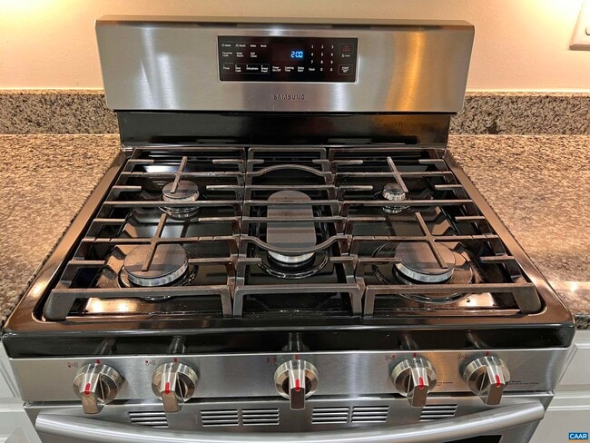 Building Photo - 2056 BethPage Ct