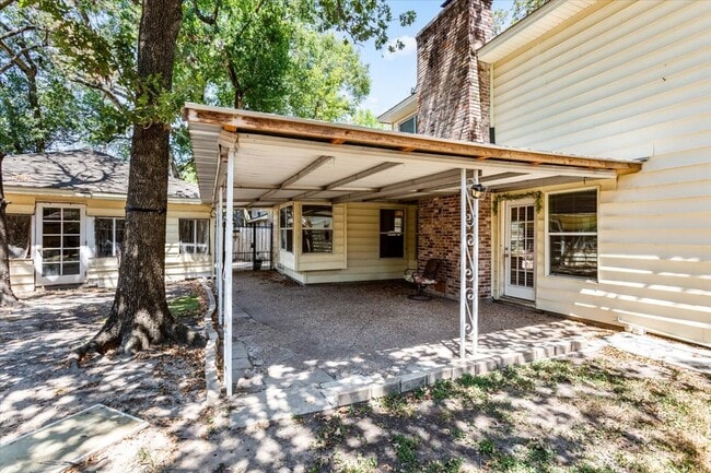 Building Photo - 751 Langwood Dr